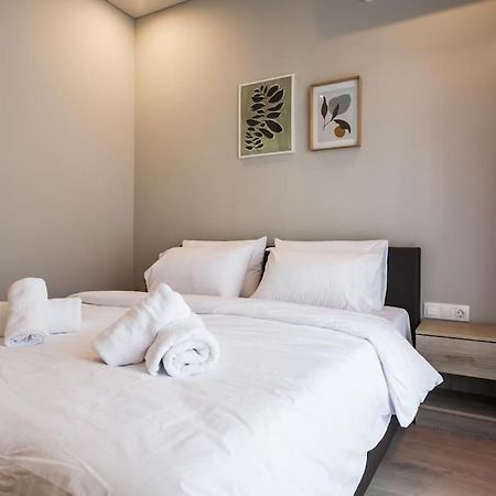 Piraeus Deluxe 2Bdr Apt - Near Metro And Port Esterno foto