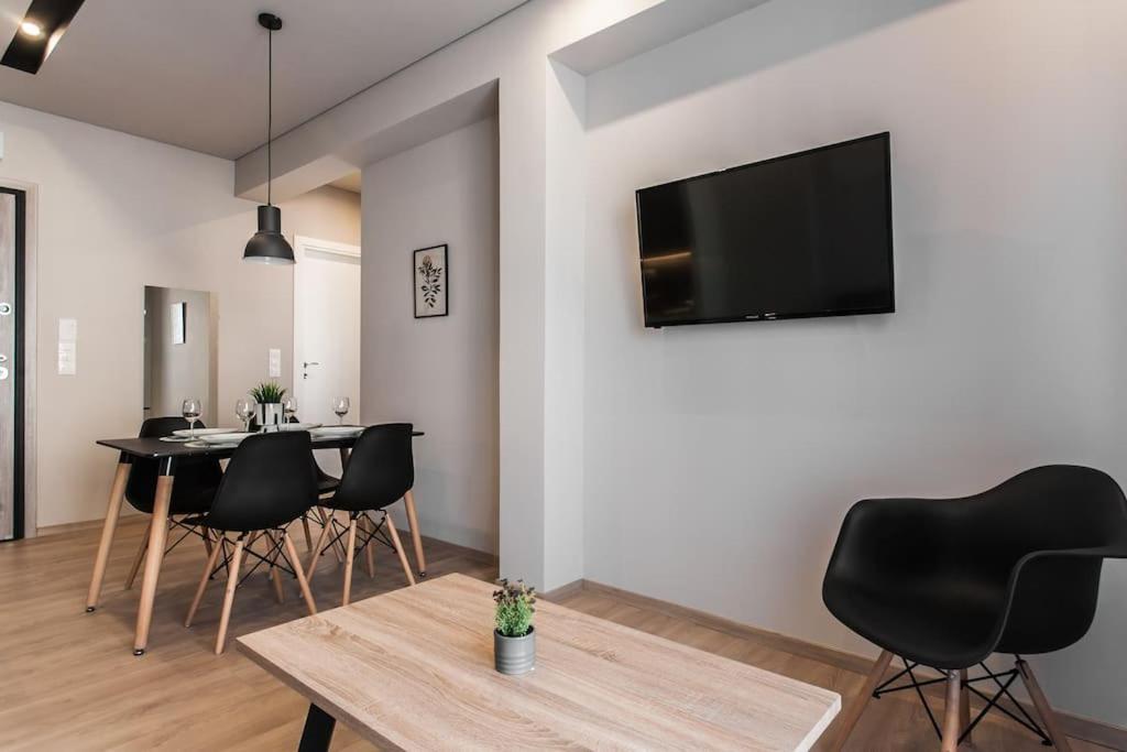 Piraeus Deluxe 2Bdr Apt - Near Metro And Port Esterno foto