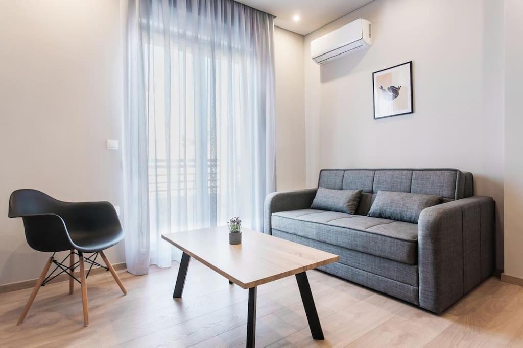 Piraeus Deluxe 2Bdr Apt - Near Metro And Port Esterno foto