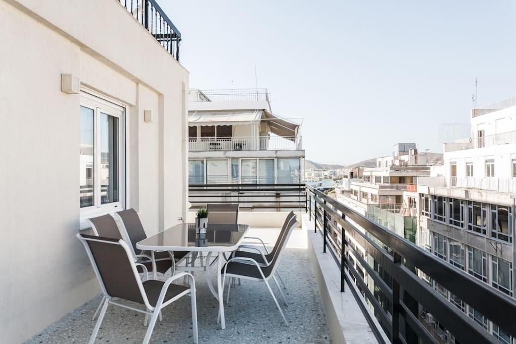 Piraeus Deluxe 2Bdr Apt - Near Metro And Port Esterno foto