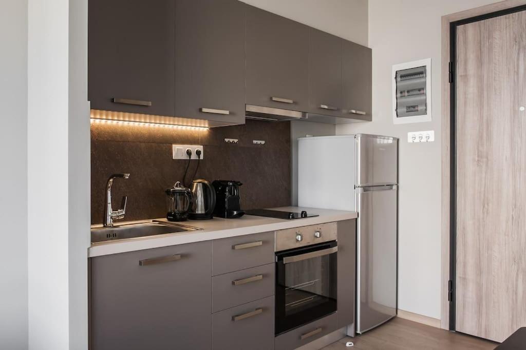 Piraeus Deluxe 2Bdr Apt - Near Metro And Port Esterno foto