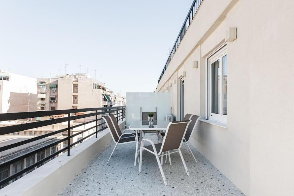 Piraeus Deluxe 2Bdr Apt - Near Metro And Port Esterno foto