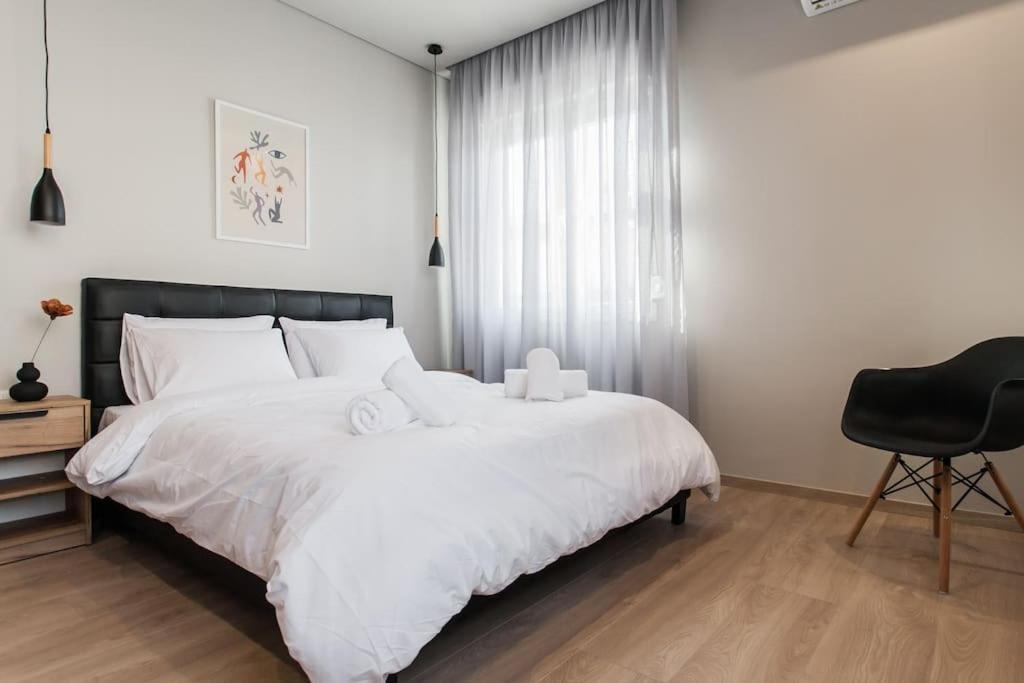 Piraeus Deluxe 2Bdr Apt - Near Metro And Port Esterno foto